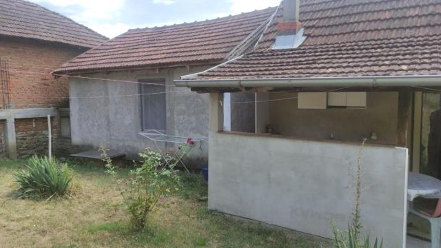 Kuća, četvorosoban, Prodaja, 180m2, Centar, Gradska lokacija, Rekovac