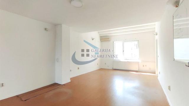 Stan, četvorosoban, Prodaja, 176m2, Bioskop Voždovac, Voždovac, Esad Pašina