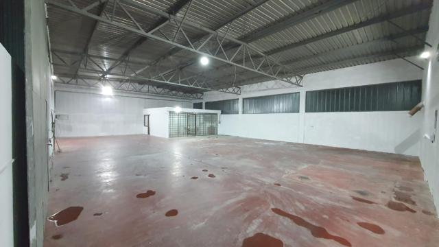 Poslovni prostor, Izdavanje, 400m2, Paraćin