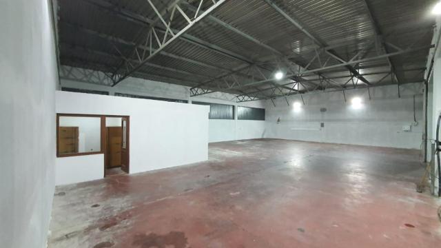 Poslovni prostor, Izdavanje, 400m2, Paraćin