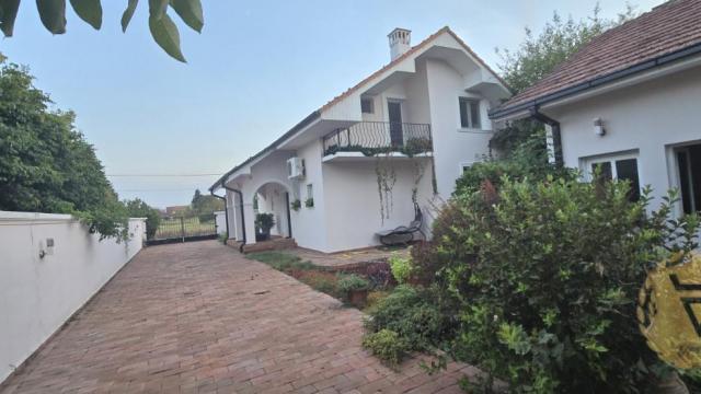 Kuća, Petosoban, Izdavanje, 340m2, Ugrinovci, Zemun, Slavka Golubovića