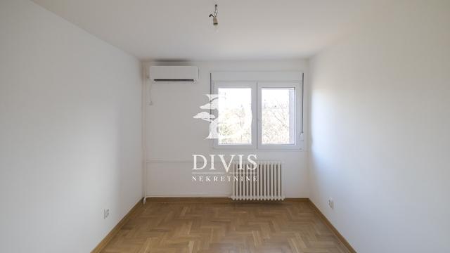 Stan, Troiposoban, Prodaja, 92m2, Veljka Lukića Kurjaka