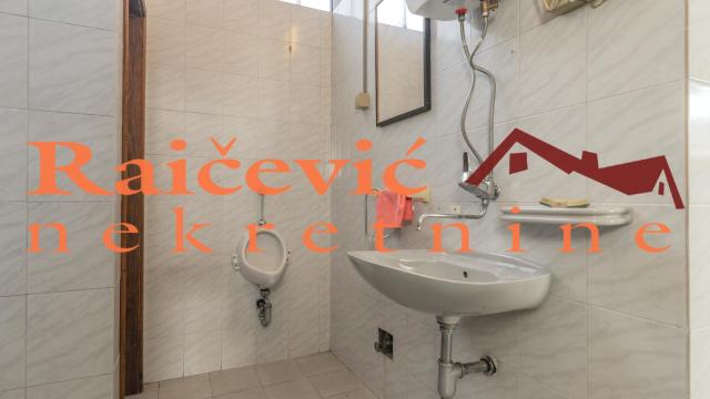 Poslovni prostor, Izdavanje, 431m2, Leštane, Grocka, Smederevski put