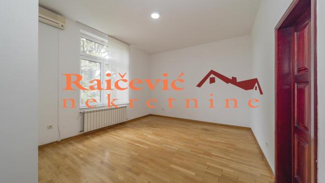 Kuća, Prodaja, 408m2, Dedinje, Savski venac, Aleksandra Stamboliskog
