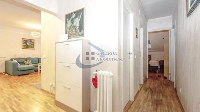 Stan, Trosoban, Prodaja, 75m2, Blok 44 (TC Piramida), Novi Beograd, Gandijeva