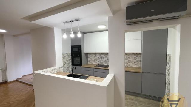 Kuća, Petosoban, Izdavanje, 220m2, Bežanijska kosa 1, Novi Beograd, Stojana Aralice