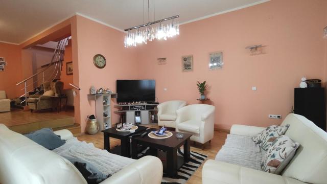 Kuća, Prodaja, 336m2, Tavrića obori, Gradska lokacija, Jagodina