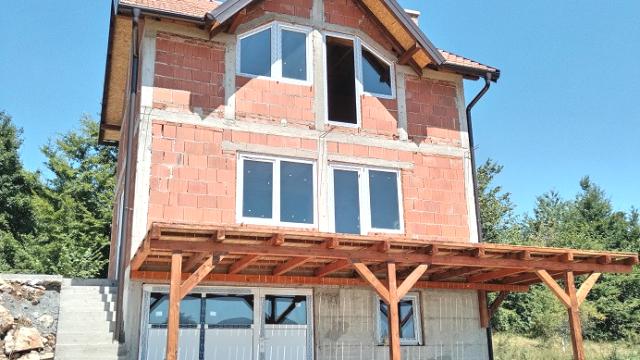 Kuća, Trosoban, Prodaja, 120m2, Gostilje, Okolno mesto, Gostilje