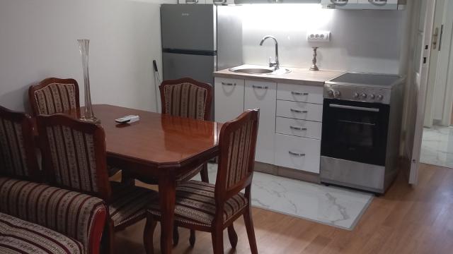 Stan, Dvoiposoban, Izdavanje, 61m2, MIlovana MIlovanovića