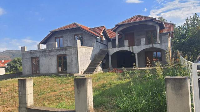 Kuća, Petosoban i veći, Prodaja, 300m2, Nemanjina