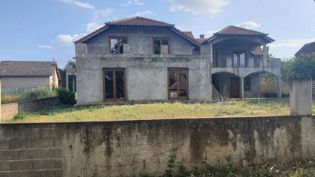 Kuća, Petosoban i veći, Prodaja, 300m2, Nemanjina