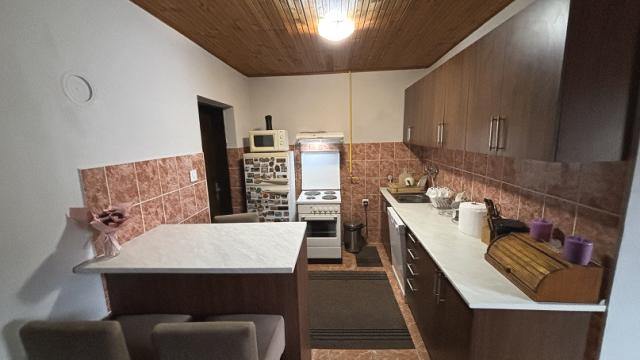 Kuća, Trosoban, Prodaja, 140m2, Melenci, Okolno mesto, Zarka Ostojina