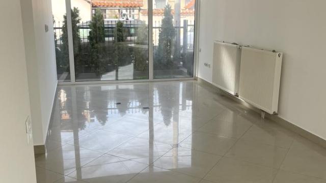 Poslovni prostor, Trosoban, Izdavanje, 100m2, Centar, Gradska lokacija, Vranje