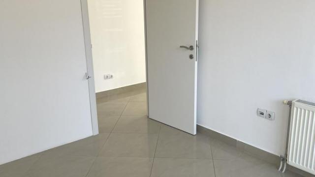 Poslovni prostor, Trosoban, Izdavanje, 100m2, Centar, Gradska lokacija, Vranje