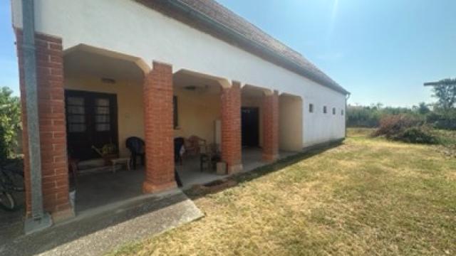 Kuća, četvorosoban, Prodaja, 280m2, Vlaška, Okolno mesto, Ćuprija