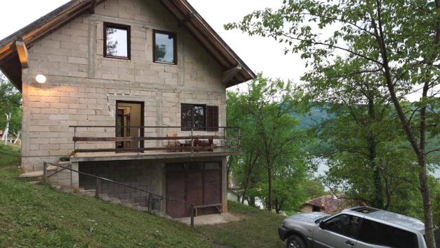 Kuća, Trosoban, Prodaja, 132m2, Perućac, Okolno mesto, Lukica put