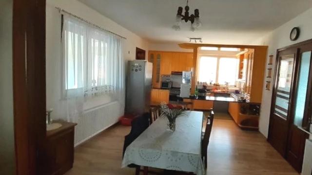 Kuća, Petosoban i veći, Prodaja, 300m2, Pavliš, Okolno mesto, Partizanska