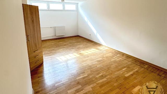 Kuća, Petosoban, Izdavanje, 250m2, Banovo brdo, Čukarica, Beogradskog bataljona