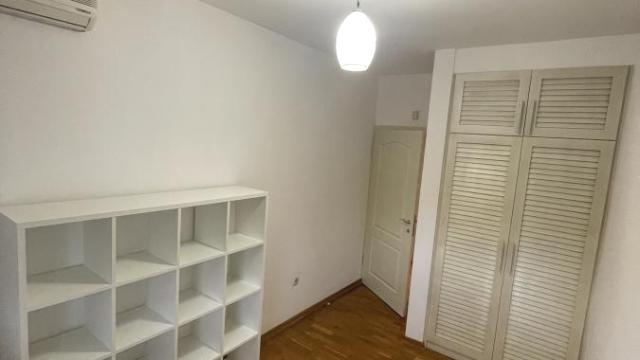 Stan, četvorosoban, Izdavanje, 90m2, Hotel M, Voždovac, Jovanička