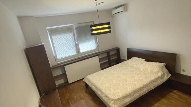 Stan, četvorosoban, Izdavanje, 90m2, Hotel M, Voždovac, Jovanička