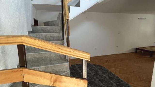 Kuća, Prodaja, 300m2, Tabane, Gradska lokacija, Jagodina