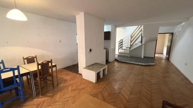 Kuća, Prodaja, 300m2, Tabane, Gradska lokacija, Jagodina