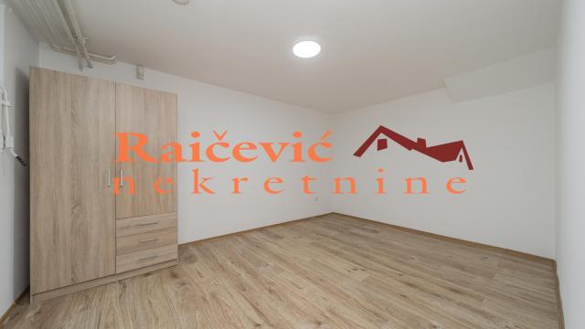 Kuća, Izdavanje, 230m2, Banovo brdo, Čukarica, Beogradskog bataljona