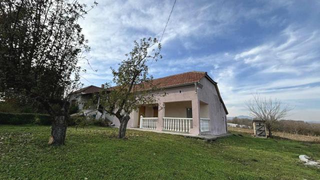 Kuća, Jednoiposoban, Prodaja, 85m2, Siokovac, Okolno mesto, Jagodina