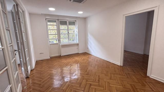 Poslovni prostor, četvorosoban, Izdavanje, 101m2, Kraljice Natalije