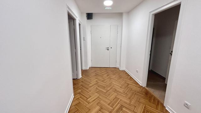 Poslovni prostor, četvorosoban, Izdavanje, 101m2, Kraljice Natalije