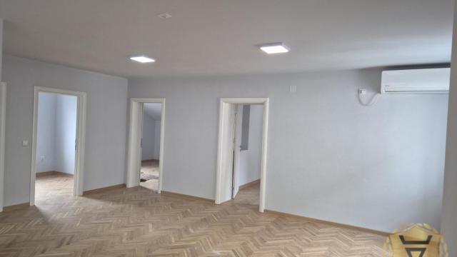 Kuća, Izdavanje, 300m2, Olimp, Zvezdara, Vitezova Karađorđeve zvezde