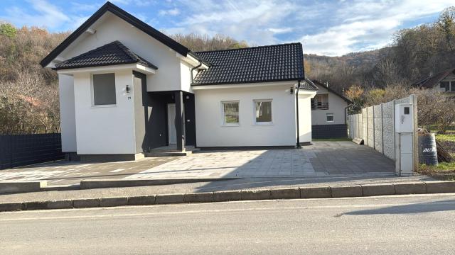 Kuća, Petosoban, Prodaja, 125m2, Stari Ledinci, Petrovaradin, Vuka Karadzica