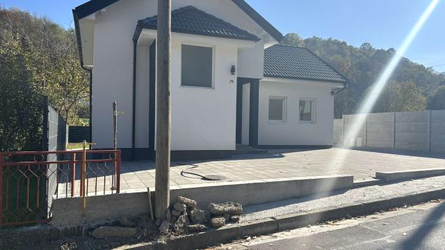 Kuća, Petosoban, Prodaja, 125m2, Stari Ledinci, Petrovaradin, Vuka Karadzica