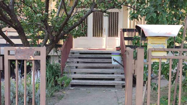 Kuća, Petosoban i veći, Prodaja, 440m2, Sremskih Diverzanata