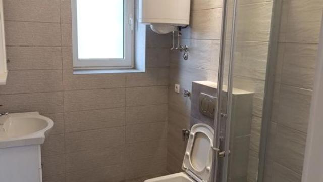 Poslovni prostor, Trosoban, Izdavanje, 75m2, Centar, Stari grad, Francuska