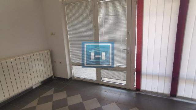 Poslovni prostor, Prodaja, 23m2, Centar, Gradska lokacija, Jagodina