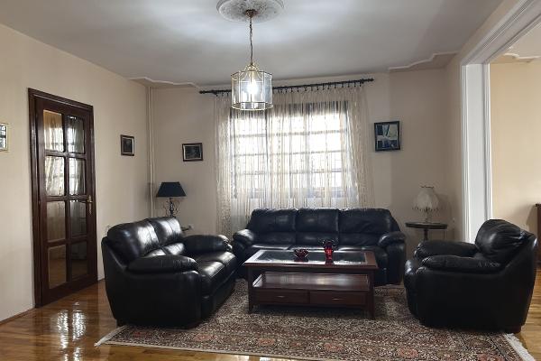 izdavanje, kuca,
beograd, 750914, petosoban-i-veci-diane-budisavljevic