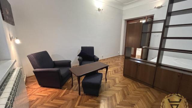 Stan, četvorosoban, Izdavanje, 120m2, Centar, Stari grad, Palmotićeva