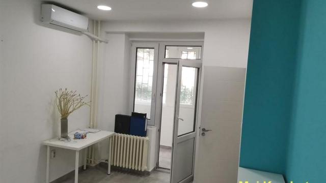 Poslovni prostor, Izdavanje, 60m2, Centar, Savski venac, Balkanska