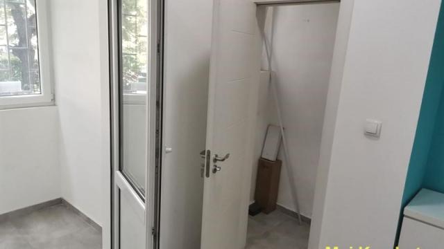 Poslovni prostor, Izdavanje, 60m2, Centar, Savski venac, Balkanska