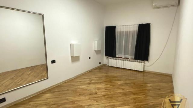 Kuća, četvorosoban, Izdavanje, 150m2, Autokomanda, Voždovac, Rucovićeva