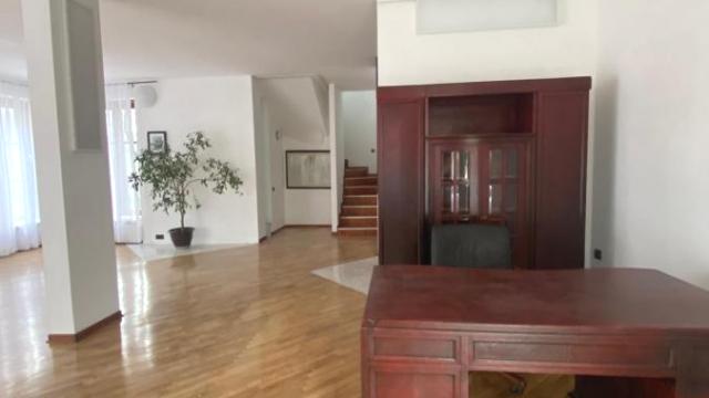 Kuća, četvorosoban, Izdavanje, 150m2, Autokomanda, Voždovac, Rucovićeva