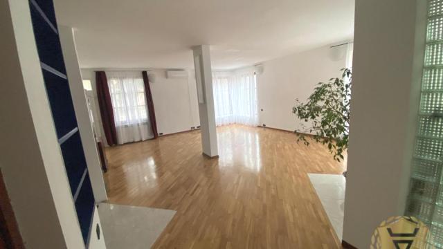 Kuća, četvorosoban, Izdavanje, 150m2, Autokomanda, Voždovac, Rucovićeva
