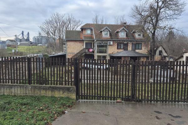 prodaja, kuca,
stari-banovci-opstina-stara-pazova, 791186, petosoban-i-veci-djoke-jovanovica-1