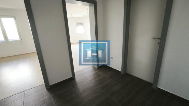 Stan, Trosoban, Prodaja, 82m2, Centar, Gradska lokacija, Ćuprija