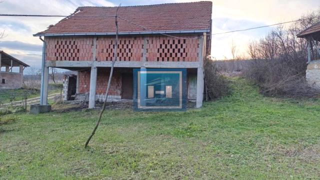 Kuća, četvorosoban, Prodaja, 204m2, Ražanj