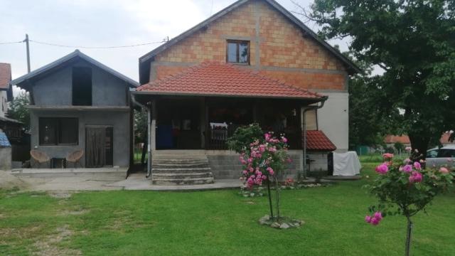 Kuća, Petosoban i veći, Prodaja, 130m2, Medjulužje, Mladenovac, Vojislava Ilica