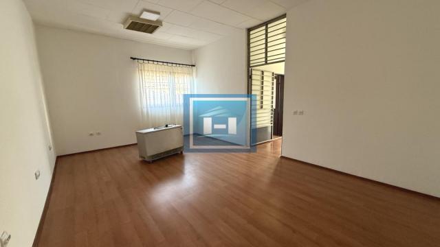 Poslovni prostor, Dvosoban, Prodaja, 66m2, Centar, Gradska lokacija, Ćuprija