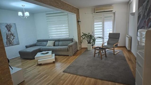 Kuća, Trosoban, Izdavanje, 112m2, Južni bulevar, Vračar, Sime Igumanova