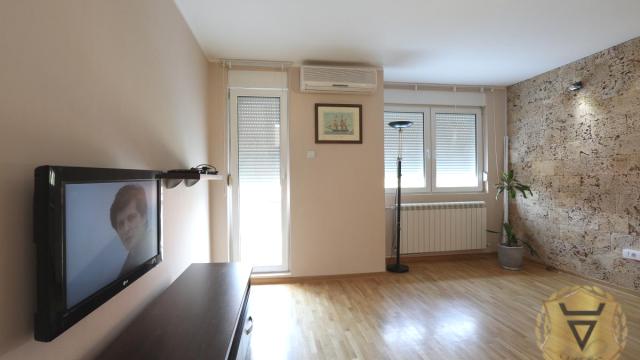 Kuća, Petosoban, Izdavanje, 230m2, Višnjička Banja, Palilula, Sestara Bukumirovic